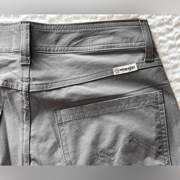 Women’s Wrangler All Terrain Gear Water resistant skinny mid rise pants 10 Tall - Picture 11 of 12